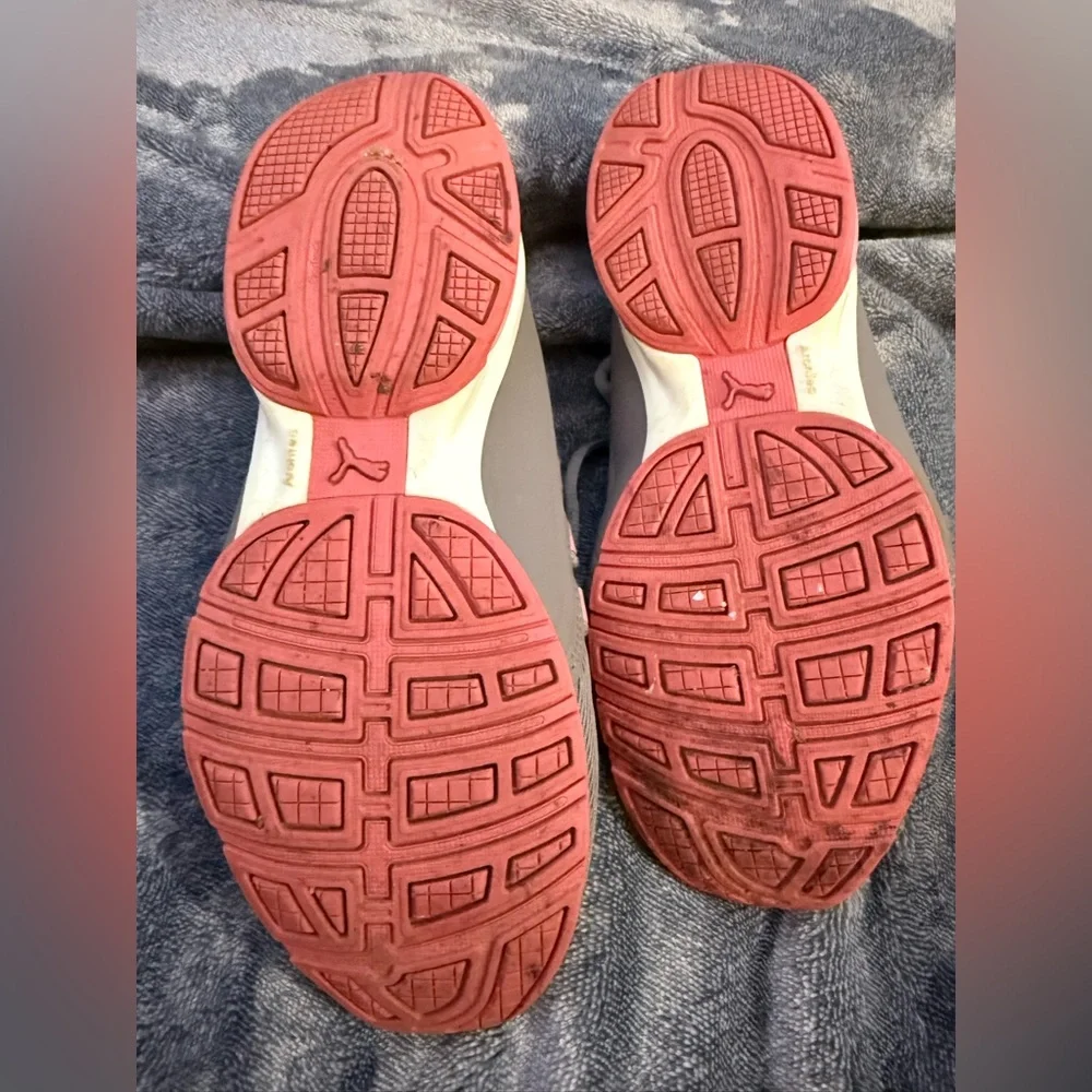 🩷PUMA Gray and Pink Women's Athletic Sneakers - Picture 6 of 6
